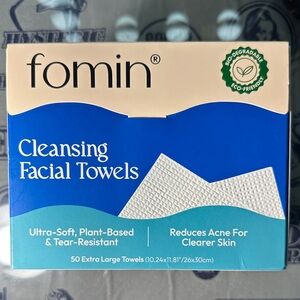Blue and White Cleansing Facial Towels